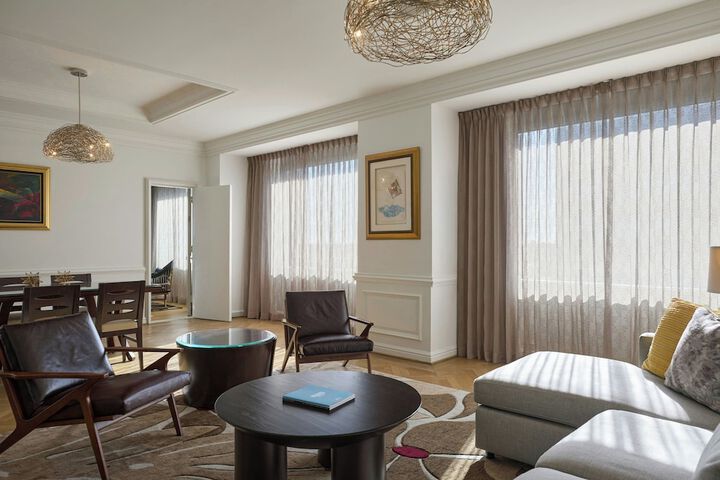 The Henry Hotel Autograph Collection
