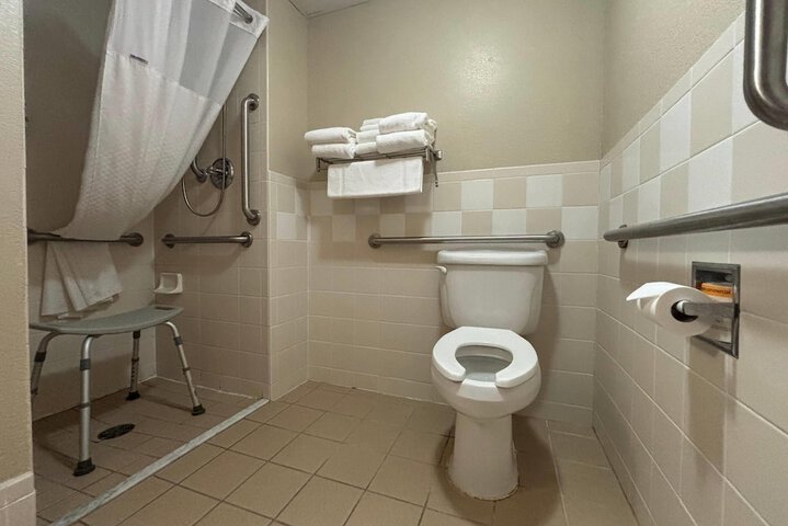 AmericInn by Wyndham Kewanee