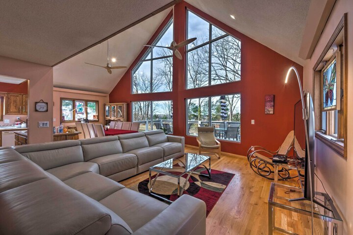 Lake Cumberland Home w / Deck + Water Access!
