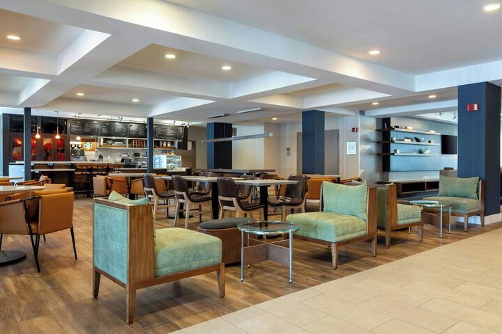Courtyard by Marriott North Charleston Airport / Coliseum