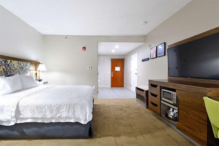 Room 30 of 64