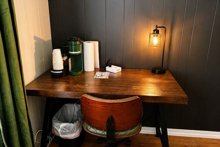 CedarWood Inn