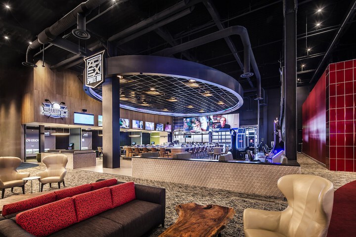 Lounge 22 of 30