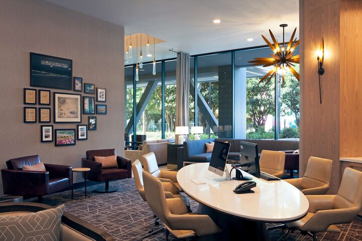 Business Center 38 of 39