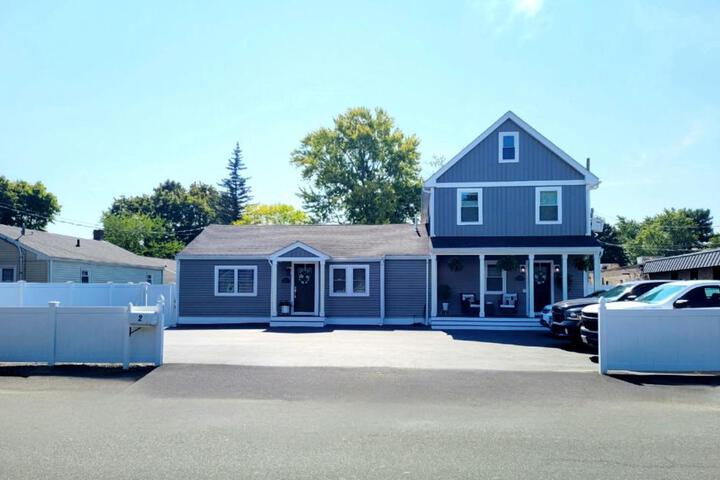 Cozy house close to downtown Danvers