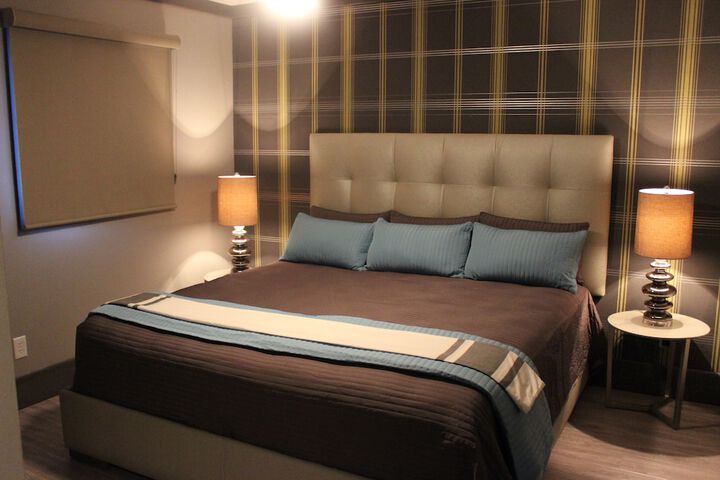 Room 14 of 37