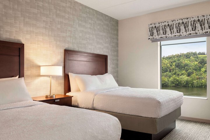 Hampton Inn & Suites Pittsburgh / Waterfront-West Homestead