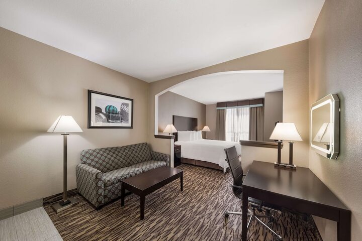 Room 40 of 73