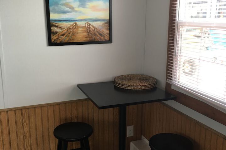 Room 100 of 142