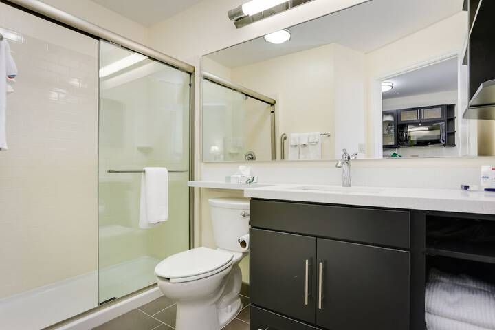 Candlewood Suites College Station at University by IHG