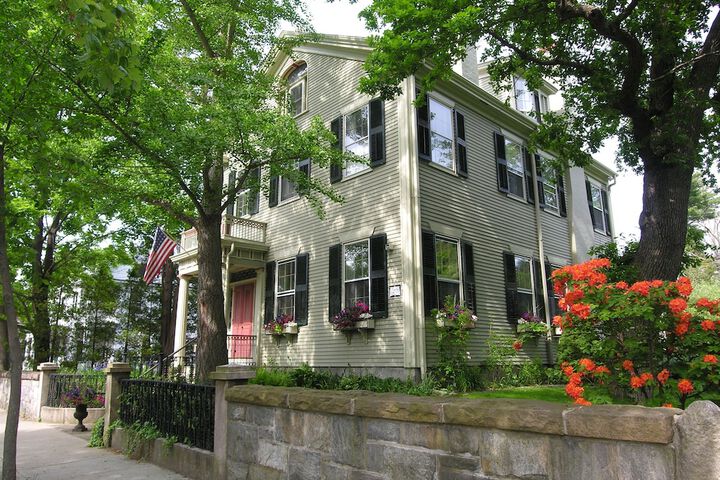 Delano Homestead Bed & Breakfast