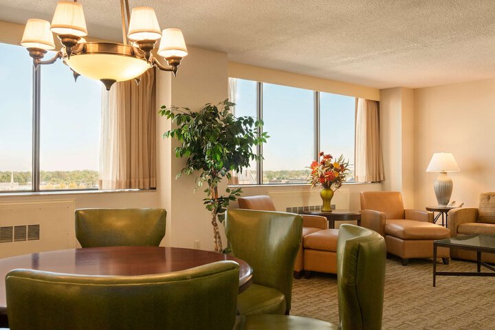 Hilton Fort Wayne at the Grand Wayne Convention Center