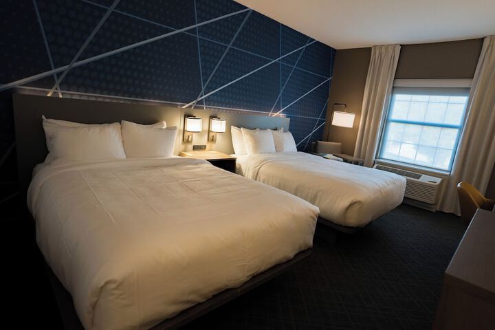 Comfort Inn & Suites River City Decatur
