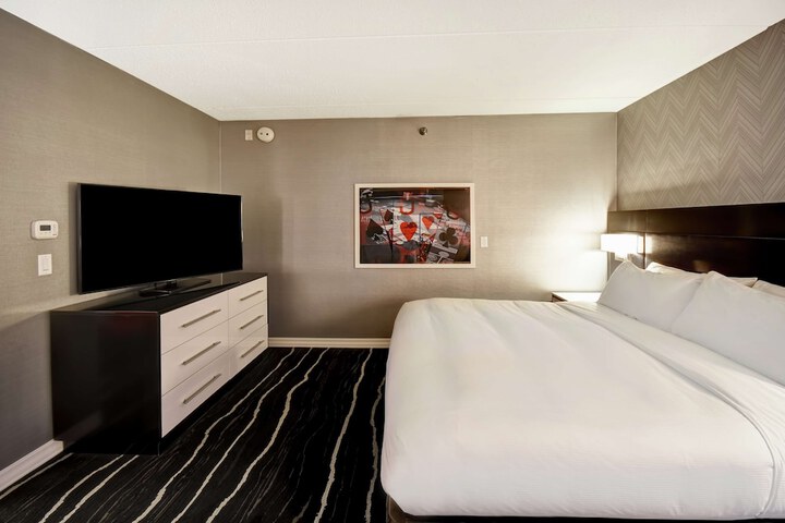 Room 40 of 102