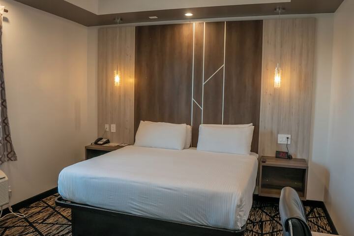 Comfeeni Inn and Suites