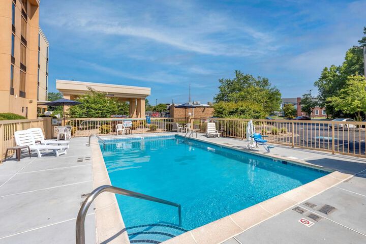 Pool 4 of 30