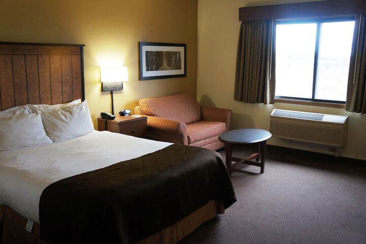AmericInn by Wyndham Two Harbors Near Lake Superior
