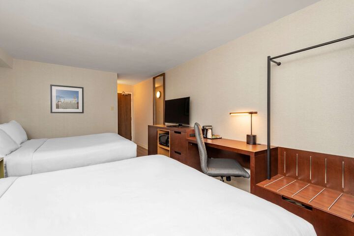 Room 28 of 48