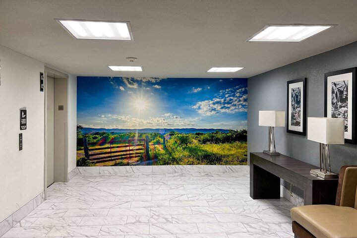 Hotel Interior 9 of 34