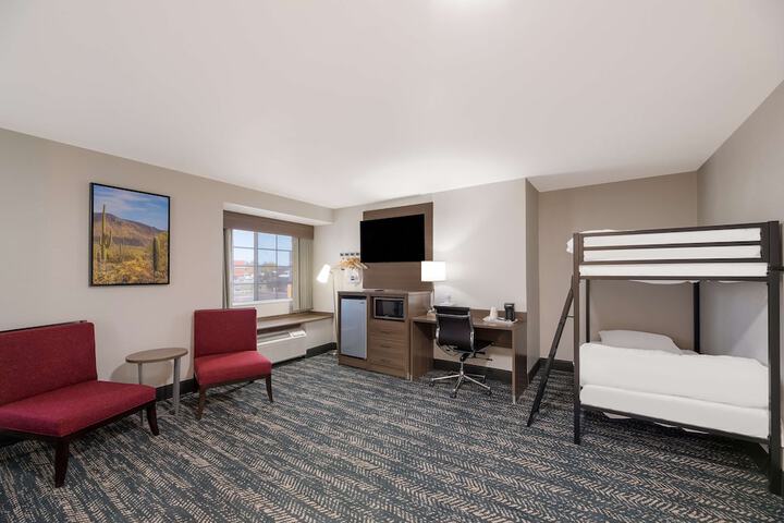 Room 14 of 32