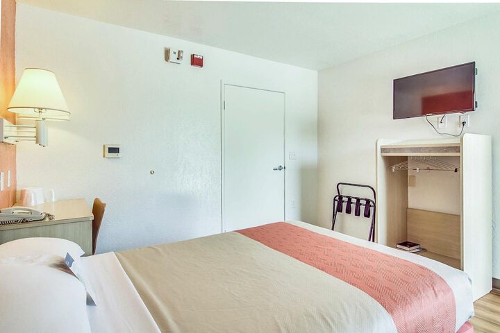 Room 29 of 37