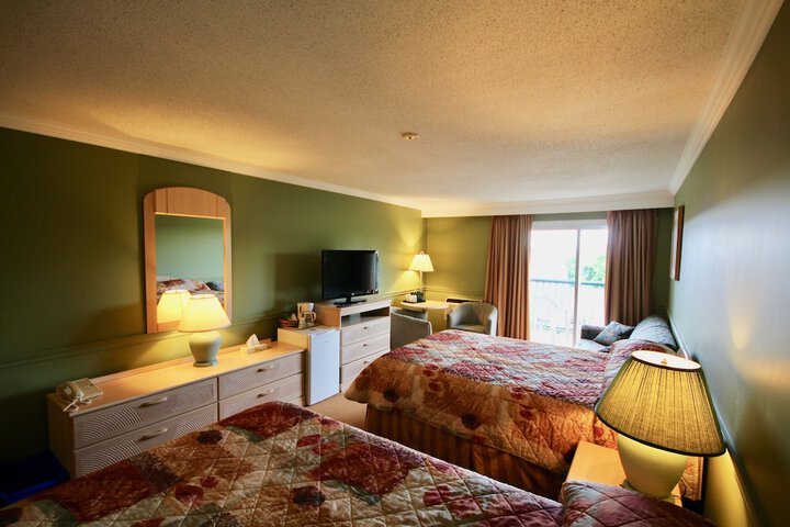 Room 28 of 34