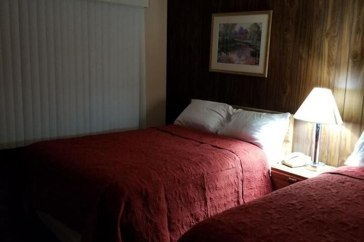 Room 18 of 28