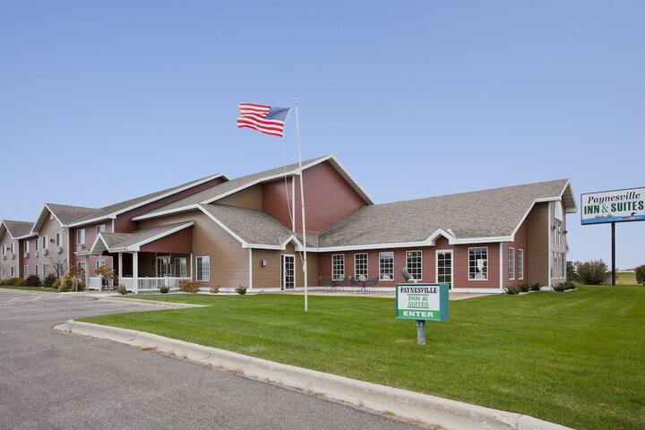 Paynesville Inn & Suites