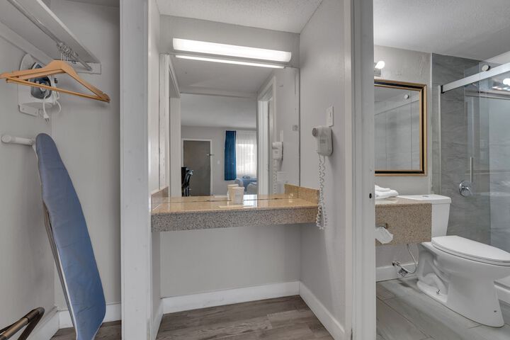 Days Inn by Wyndham Wrightstown McGuire AFB / Bordentown