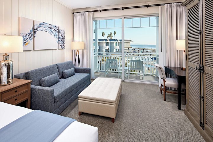 Room 42 of 106