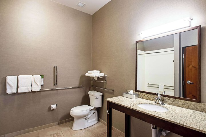 MainStay Suites Madison - Monona