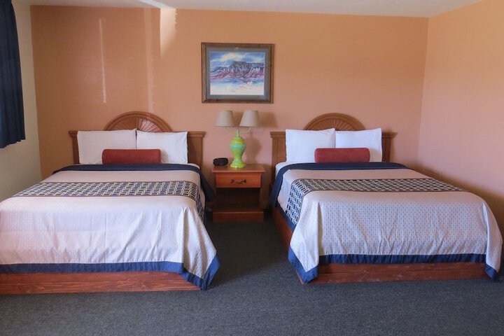 Room 28 of 87