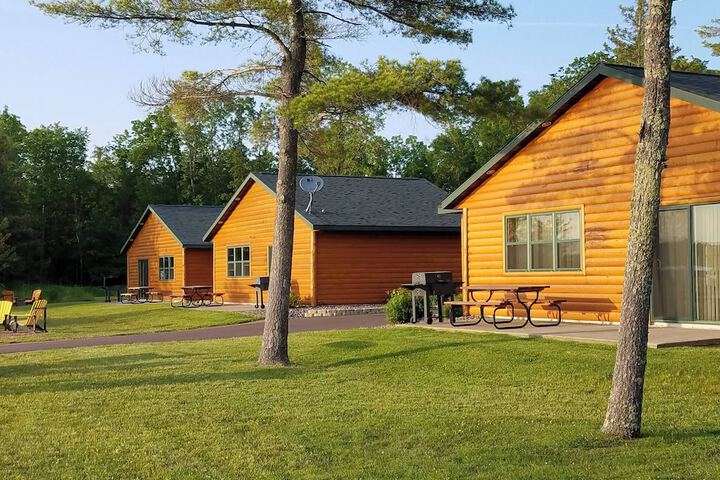 Lenas Northern Pines Resort