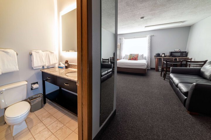 Room 38 of 159
