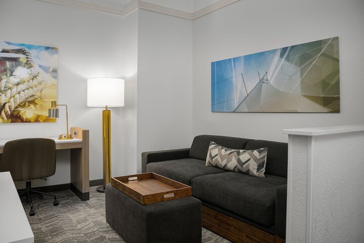 Room 40 of 61