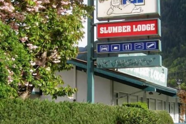 Slumber Lodge Motel