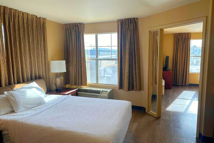 Room 16 of 26