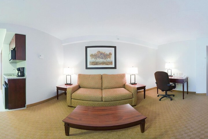 Room 19 of 36