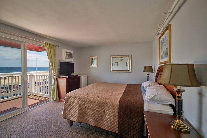 Room 26 of 34