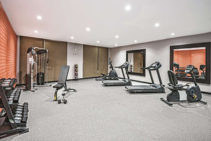 La Quinta Inn & Suites by Wyndham Dallas Grand Prairie North