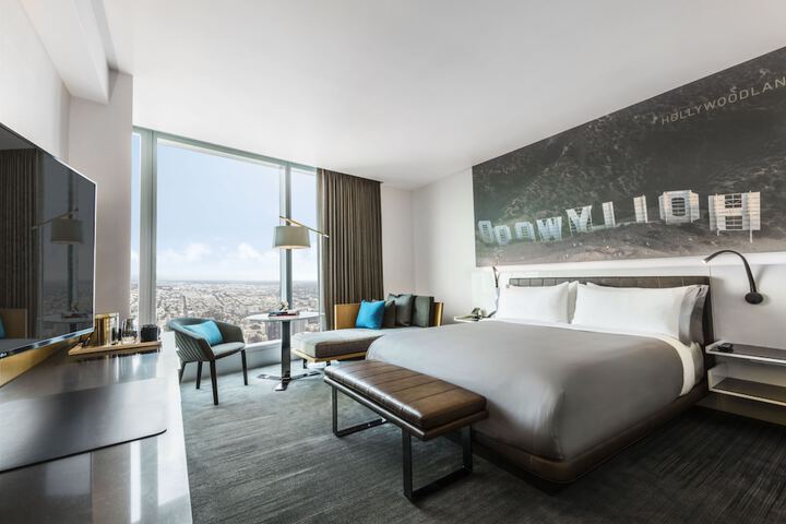 Room 52 of 137