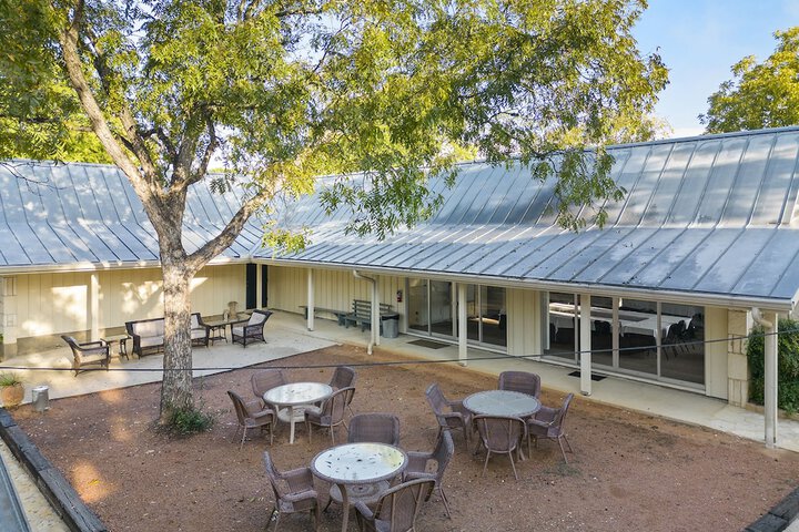 Hotel Exterior 115 of 117