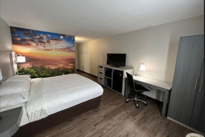 Room 34 of 53
