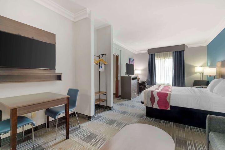Room 44 of 49
