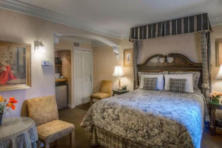 Red Coach Inn