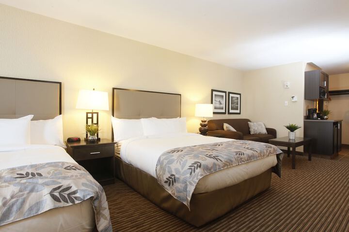 Pomeroy Inn & Suites at Olds