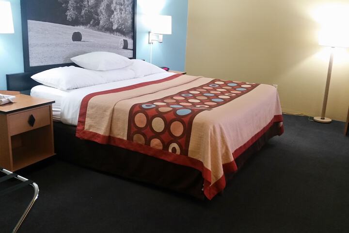 Room 9 of 17