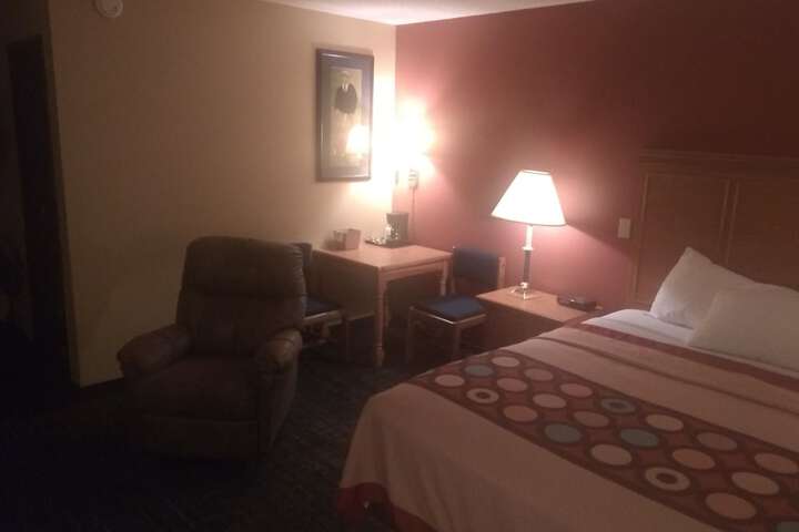 Room 30 of 39