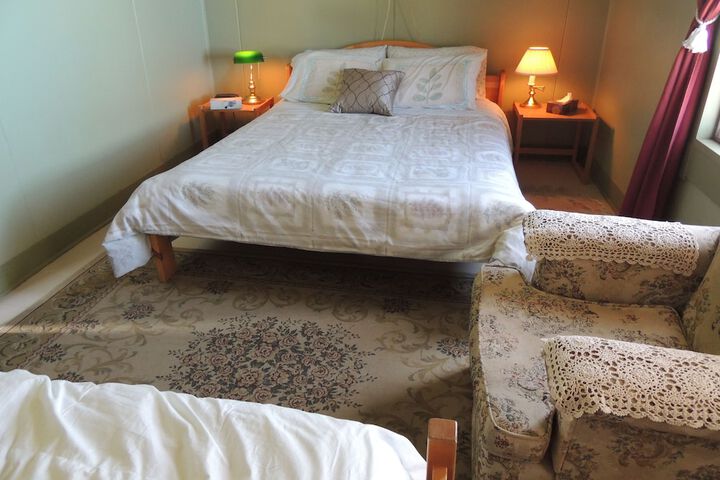 Room 33 of 42