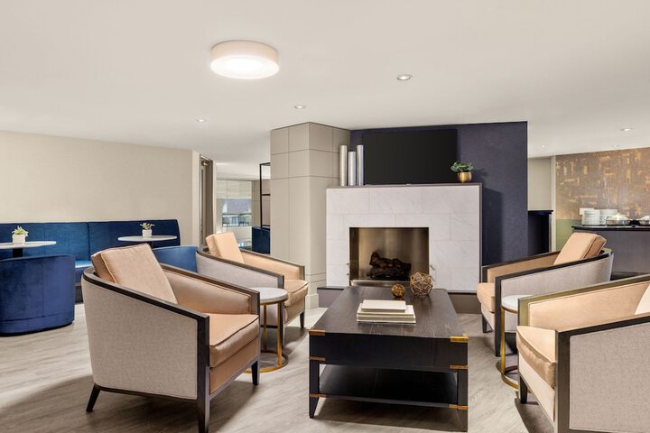 Lounge 117 of 138
